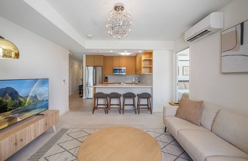 Ala Moana Condo | Modern 2BR at Sky Ala Moana – City & Mtn Views