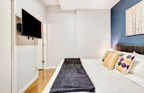 Beltline House | Modern 2BR Condo - King Bed - Downtown City Views