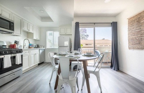 Alhambra Condo | Modern 2BR Condo w/King Bed & Balcony near LA