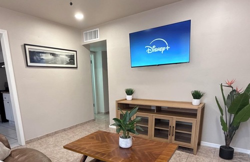 El Paso House | Modern 2BR Home Cold AC Near Ft Bliss, Downtown & UTEP -100-Yr Charm