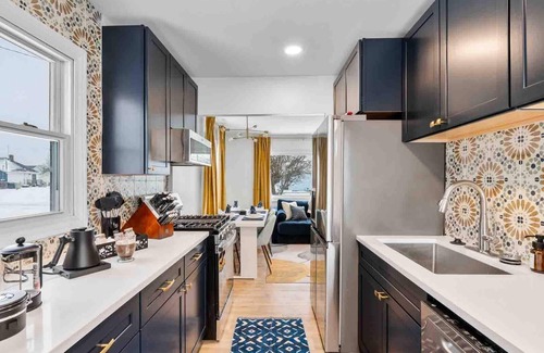 South Bend House | Modern 2BR House Notre Dame, Downtown & Casino