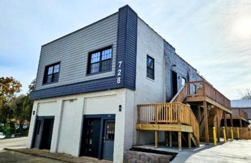 Maryville Apartment | Modern 2BR in Great Location (202)