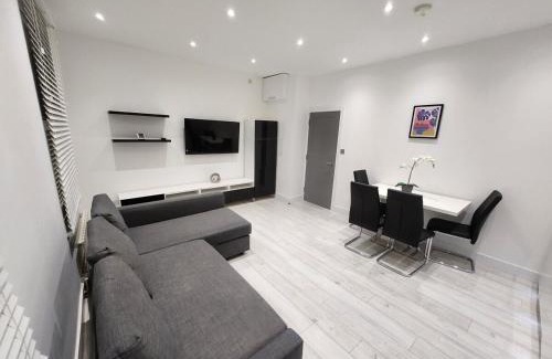 Queen's Park Apartment | Modern 2BR London Apt Near Tube