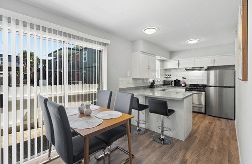 Hyde Park Apartment | Modern 2BR Near UT | Hyde Park | Evonify 5316