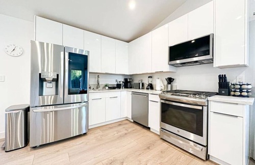 Calabasas House | Modern 2BR Oasis - CAL2 - Cal