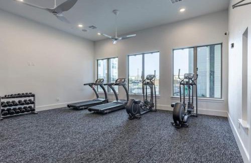 Medical Center District Apartment | Modern 2br Pet-friendly Wd Pool&gym Utsa