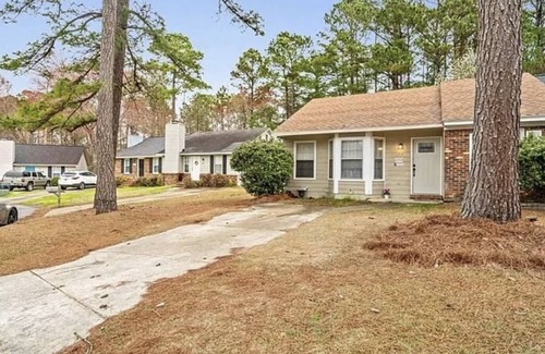 Piney Green House | Modern 2BR Retreat Near Base & Beaches