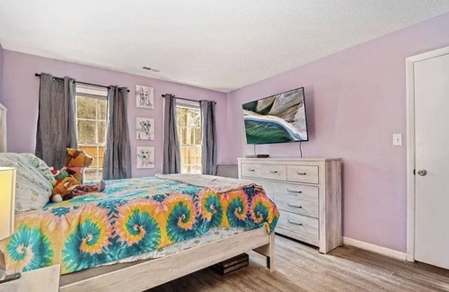 Piney Green House | Modern 2BR Retreat Near Base & Beaches