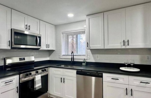 Atlanta Apartment | Modern 2BR Stylish Retreat B Downstairs