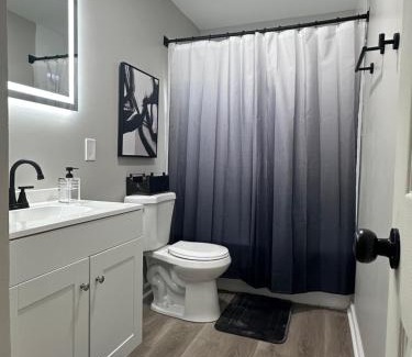Atlanta Apartment | Modern 2BR Stylish Retreat Unit A Upstairs