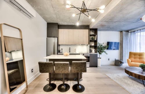 Griffintown Apartment | Modern 2BR Suite Old Montreal A6