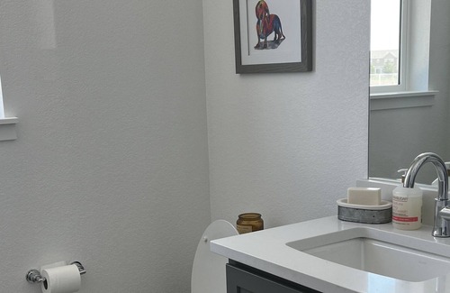 Broomfield House | Modern 2BR townhome near Denver and Boulder.
