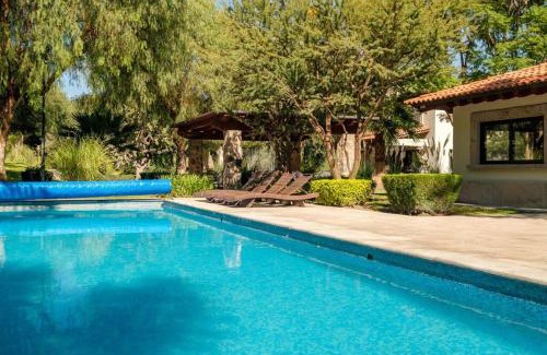 San Miguel de Allende Apartment | Modern 3-bedroom and peaceful getaway in San Miguel de Allende by VIATO