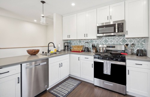 National City House | Modern 3-Bed 3-Bath w King Bed, Crib, near San Diego Gaslamp, Downtown, Beach!