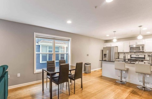 Lowry Hill East House | Modern 3 Bed 3 Bath Condo in Uptown
