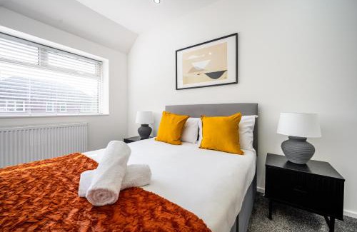 Clayton House | Modern 3 Bed Home, Near Etihad Stadium
