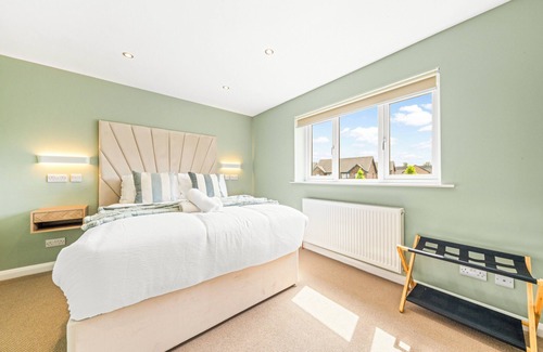 Paisley House | Modern 3-Bed Near Glasgow Airport