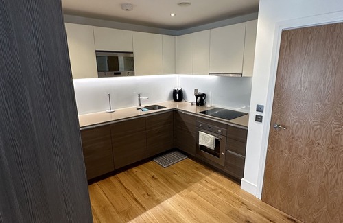 Brent Apartment | Modern 3-Bedroom apartment in Colindale