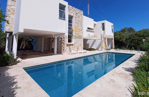 Hunucma Villa | Modern 3 bedroom beachfront villa