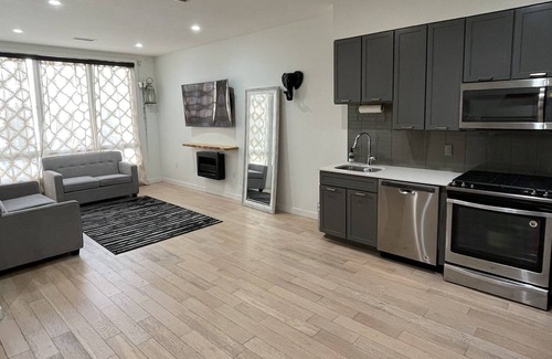 West Side Condo | Modern 3 Bedroom Condo with Private rooftop - Jersey City