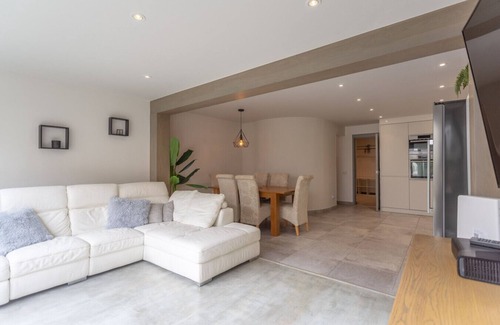 Adeje Apartment | Modern 3 Bedroom Duplex Adeje City Center Wifi
