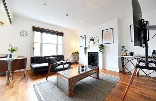 South Hampstead Apartment | Modern 3-Bedroom Flat Close to Regent's Park