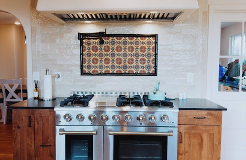 Reedley Other | Modern 3 bedroom Historic Reedley Farmhouse with WiFi and AC near National Parks