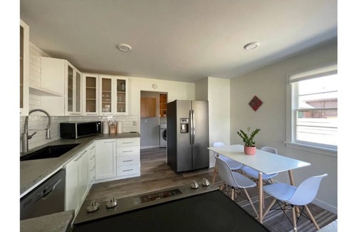 Beaverton House | Modern 3 Bedroom Home in Beaverton