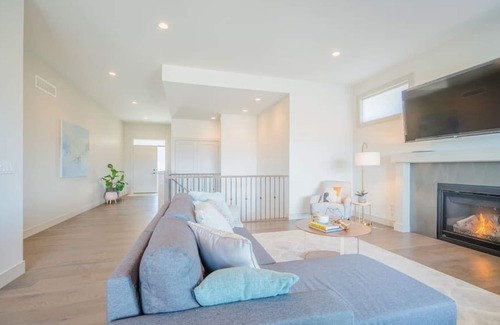 Southwest Mission House | Modern 3-bedroom House