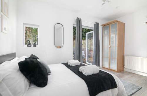 Edgware Apartment | Modern 3 Bedroom House Edgware