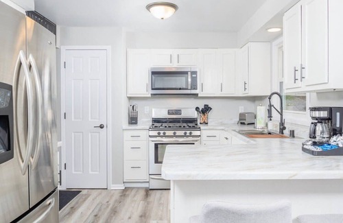 Menasha House | Modern 3 Bedroom Living