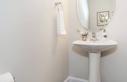 Durham House | Modern 3 bedroom townhouse with community full of amenities.