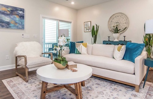 Durham House | Modern 3 bedroom townhouse with community full of amenities.