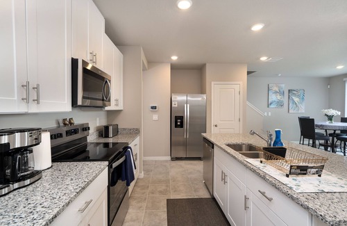 Wesley Chapel South House | Modern 3-bedroom townhome with WiFi and AC in Wesley Chapel