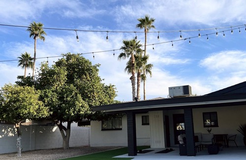 Paradise Valley Village House | Modern 3 bedroom with heated pool and mountain view