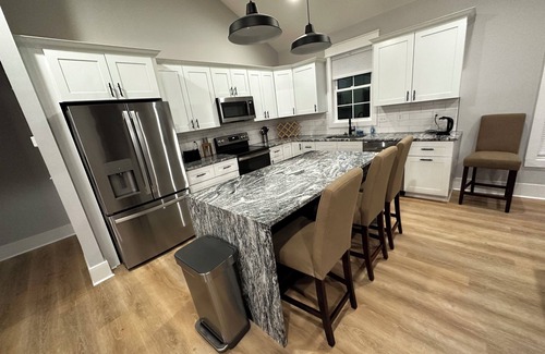Seneca House | Modern 3 BR home, interior lot near Lake Keowee, Clemson, Walhalla, Seneca.