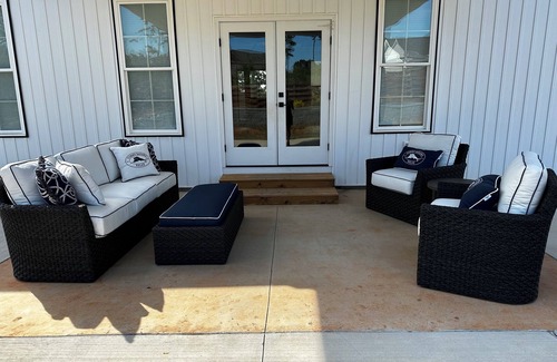 Seneca House | Modern 3 BR home, interior lot near Lake Keowee, Clemson, Walhalla, Seneca.