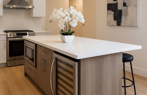 Greenville Apartment | Modern 3bd, 2bth apt in Jersey City near Manhattan
