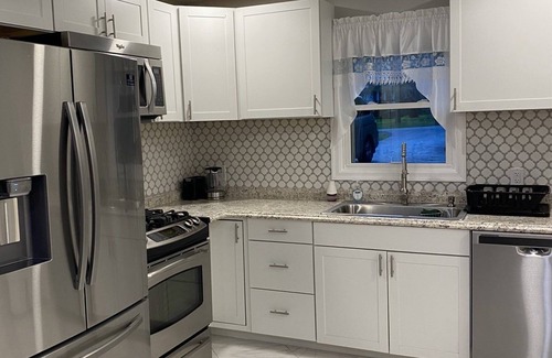 Albrightsville House | Modern 3BDR House near Lake with Hot Tub/Game Room/Fireplace/Community Pool