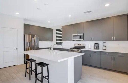 North Las Vegas House | Modern 3BR 2.5bath home North LV