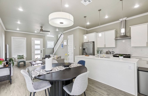 South Baton Rouge House | Modern 3BR/2.5BA House Minutes From Perkins Rowen