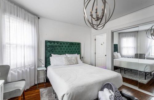 Cove - East Side - Shippan Apartment | Modern 3BR Apartment Downtown HarborPt I-95 Train
