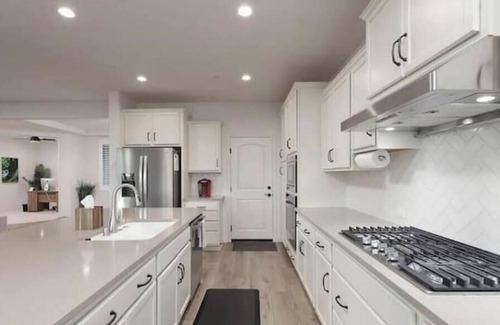 Greenacres House | Modern 3BR Home Gated Community