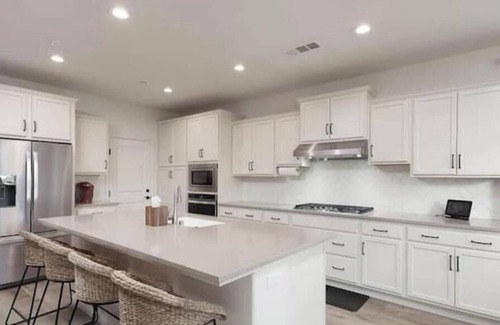 Greenacres House | Modern 3BR Home Gated Community