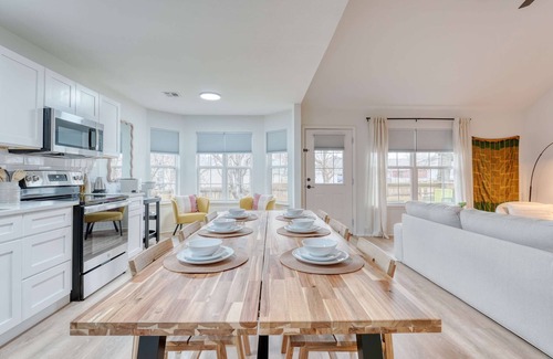 Bentonville House | Modern 3BR Home, Half Mile to Bentonville Square