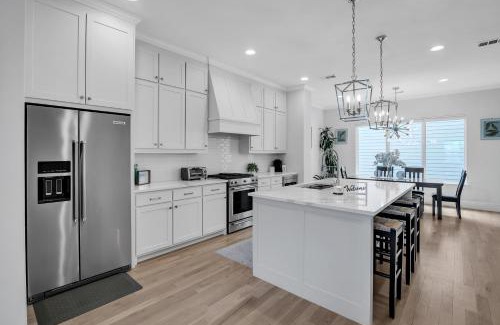 Oak Cliff Apartment | Modern 3BR in Bishop Arts - Walk to Shops & Dining Duplex