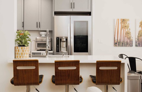Pico-Union Apartment | Modern 3BR in the Heart of K-Town near Pico Union