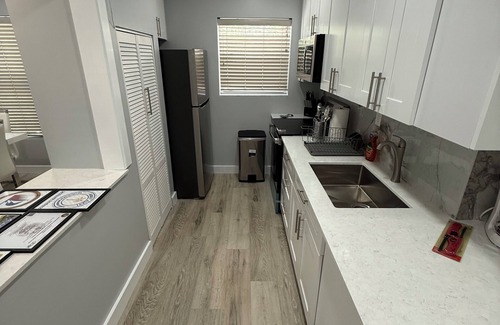 Central Fort Lauderdale Villa | Modern 3BR Oasis close to Beach & Restaurants