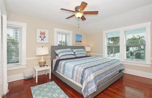 Southside House | Modern 3BR, Pet-Friendly, WiFi, Washer & Dryer