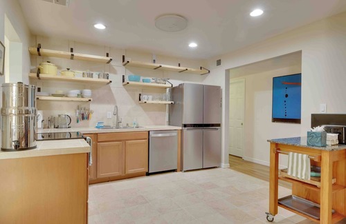Jewell Heights - Hoffman Heights House | Modern 3BR Retreat Close to Anschutz & Denver Airport